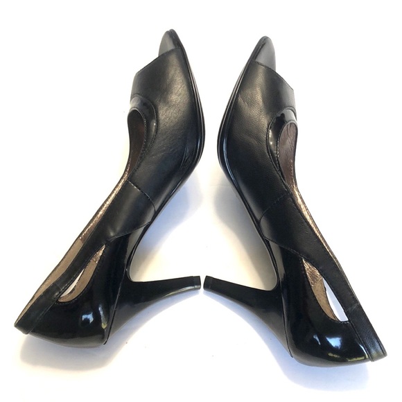 Sofft Black Peep Toe Side Cutouts Leather Heels size 9M - Picture 12 of 17